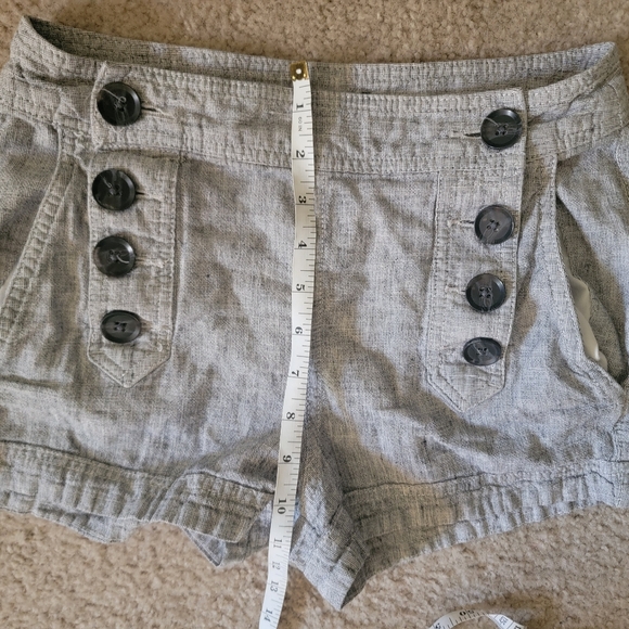 Bundle of four shorts size 4. Levi's, American Eagle,  Express. - Picture 13 of 15